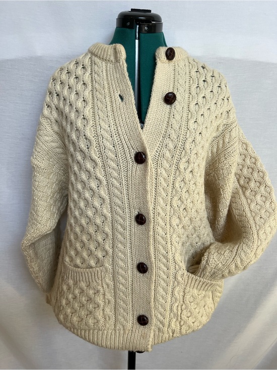 Aran Crafts Sweaters - Aran Crafts Cream Cable-Knit Button Cardigan with Pockets